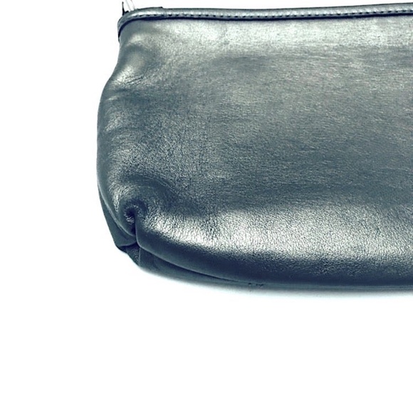 COACH MADISON LEATHER LARGE CAPACITY WRISTLET - Picture 5 of 9